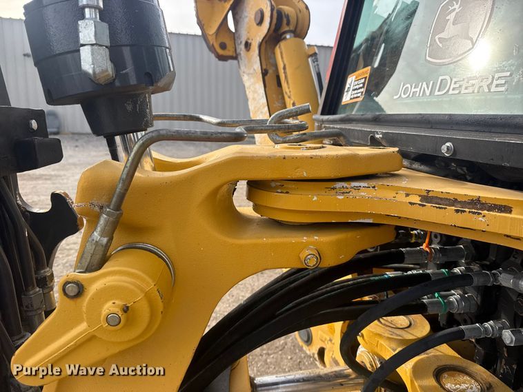 image for item EG1903 2011 John Deere 310SJ backhoe