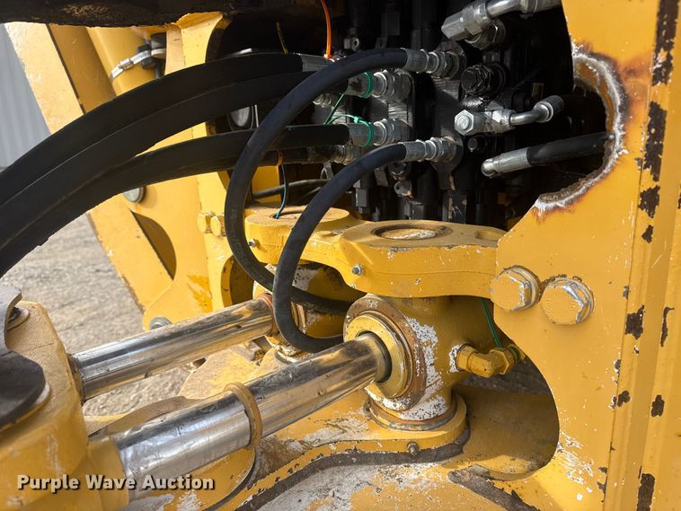image for item EG1903 2011 John Deere 310SJ backhoe