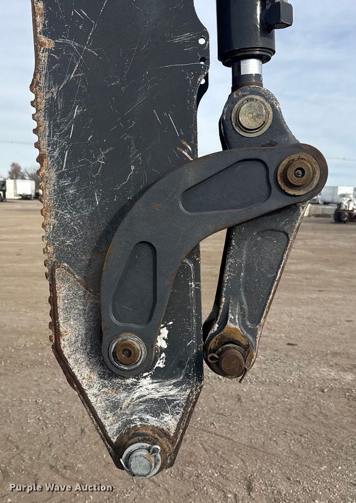 image for item EG1903 2011 John Deere 310SJ backhoe