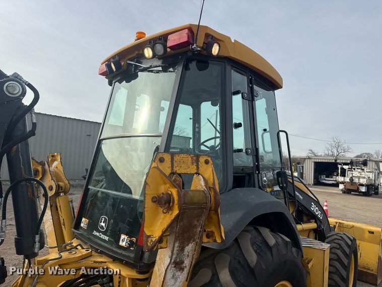 image for item EG1903 2011 John Deere 310SJ backhoe