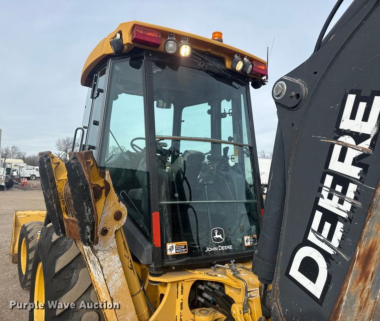 image for item EG1903 2011 John Deere 310SJ backhoe