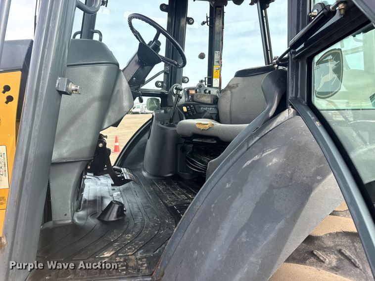 image for item EG1903 2011 John Deere 310SJ backhoe