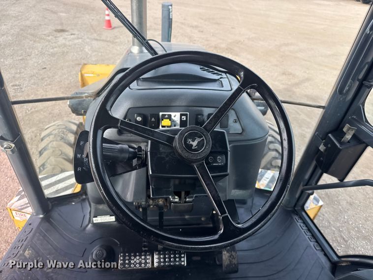 image for item EG1903 2011 John Deere 310SJ backhoe