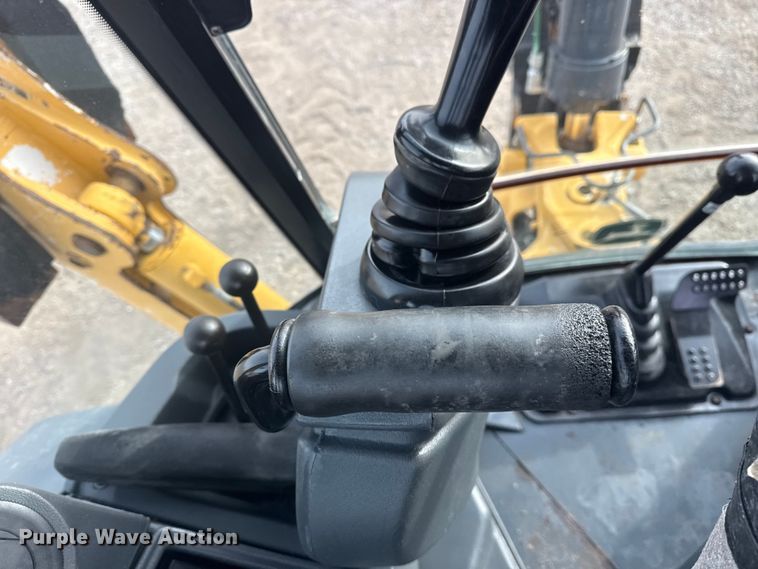 image for item EG1903 2011 John Deere 310SJ backhoe