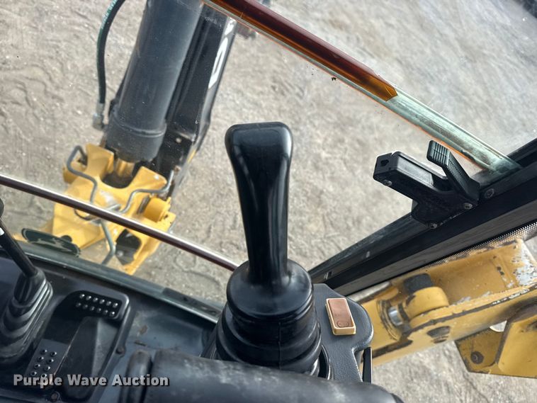 image for item EG1903 2011 John Deere 310SJ backhoe