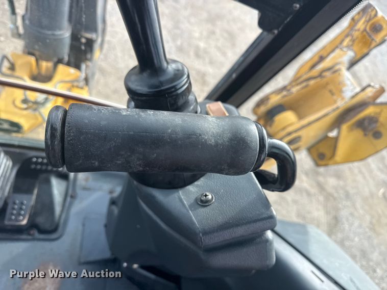 image for item EG1903 2011 John Deere 310SJ backhoe