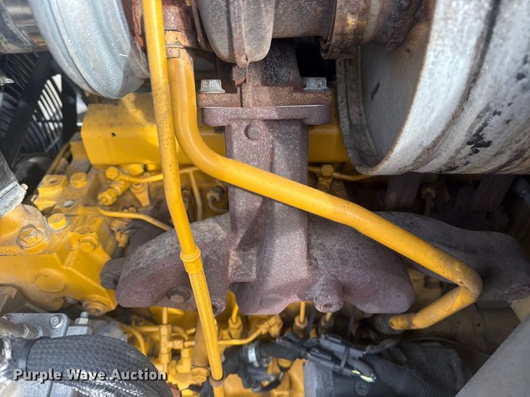 image for item EG1903 2011 John Deere 310SJ backhoe