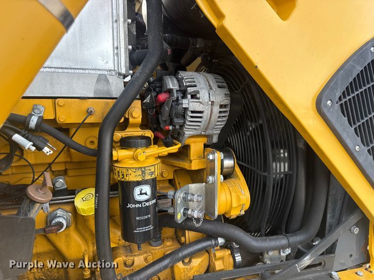 image for item EG1903 2011 John Deere 310SJ backhoe