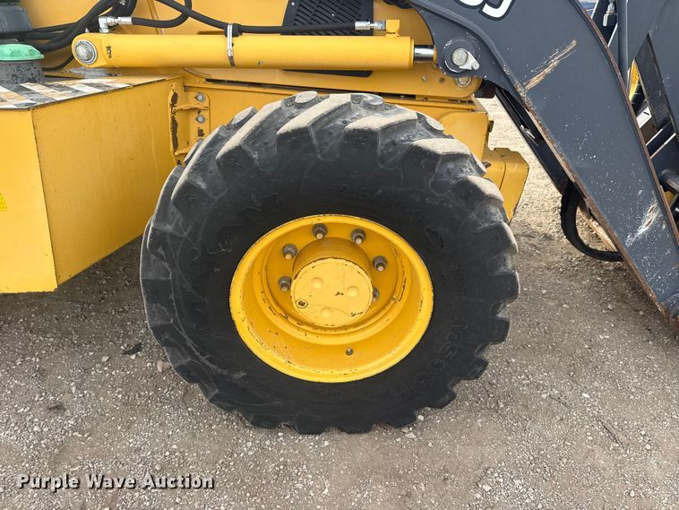 image for item EG1903 2011 John Deere 310SJ backhoe