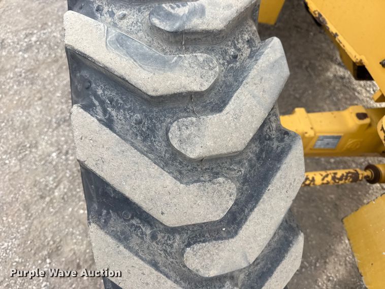 image for item EG1903 2011 John Deere 310SJ backhoe