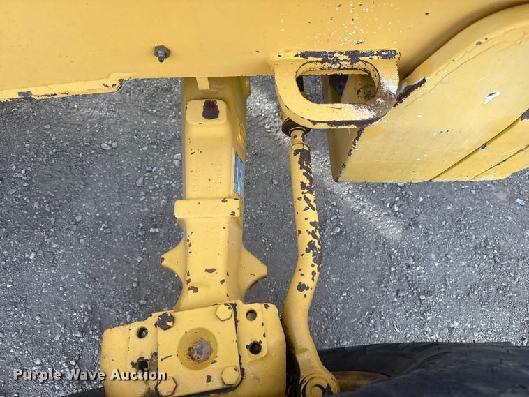 image for item EG1903 2011 John Deere 310SJ backhoe