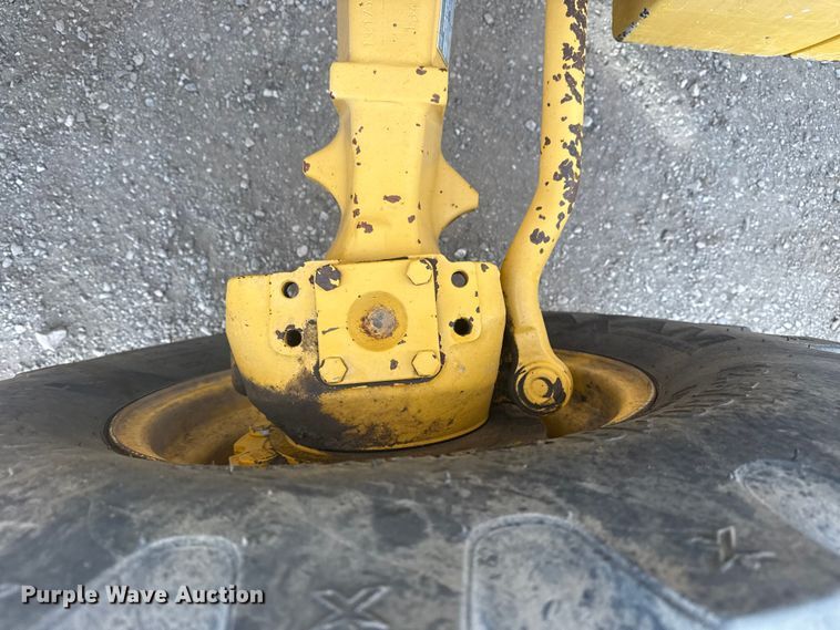 image for item EG1903 2011 John Deere 310SJ backhoe