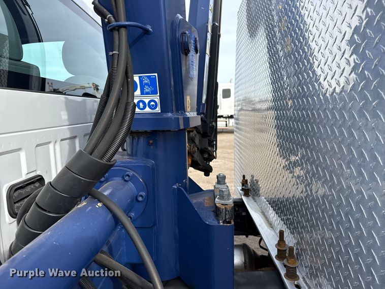 image for item EG1904 2015 Ford F550 flatbed truck