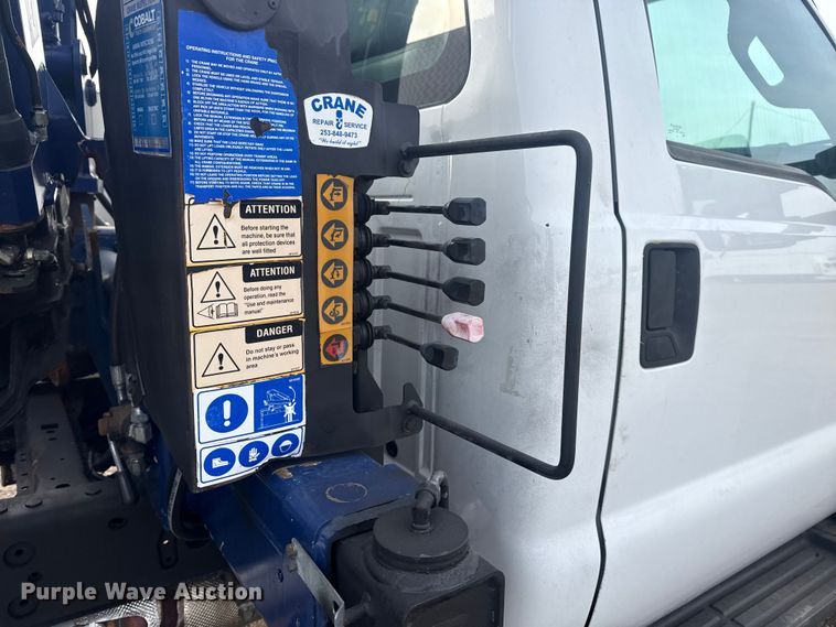 image for item EG1904 2015 Ford F550 flatbed truck