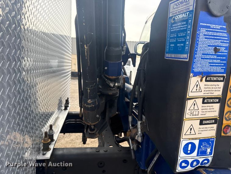 image for item EG1904 2015 Ford F550 flatbed truck