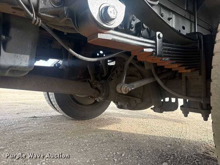 image for item EG1904 2015 Ford F550 flatbed truck