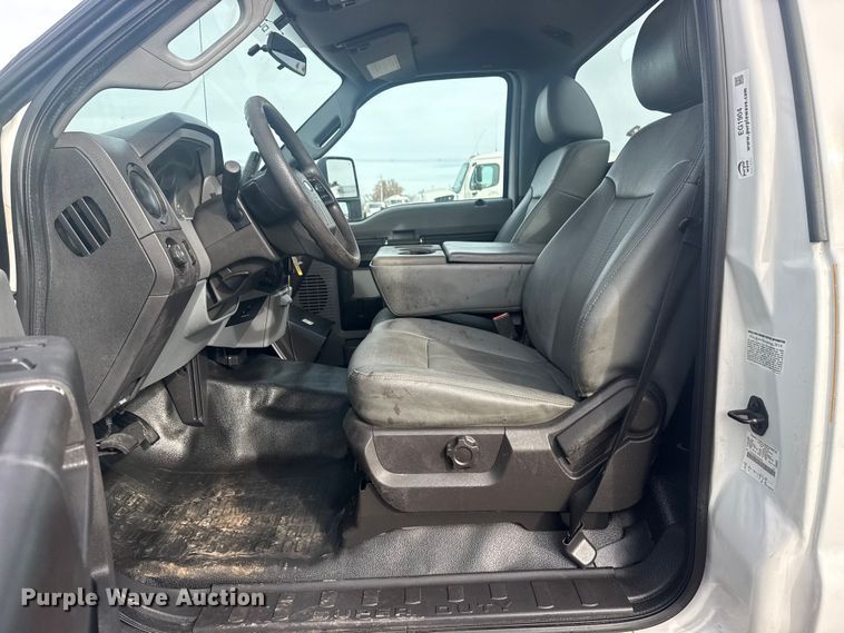 image for item EG1904 2015 Ford F550 flatbed truck