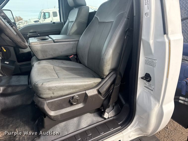 image for item EG1904 2015 Ford F550 flatbed truck