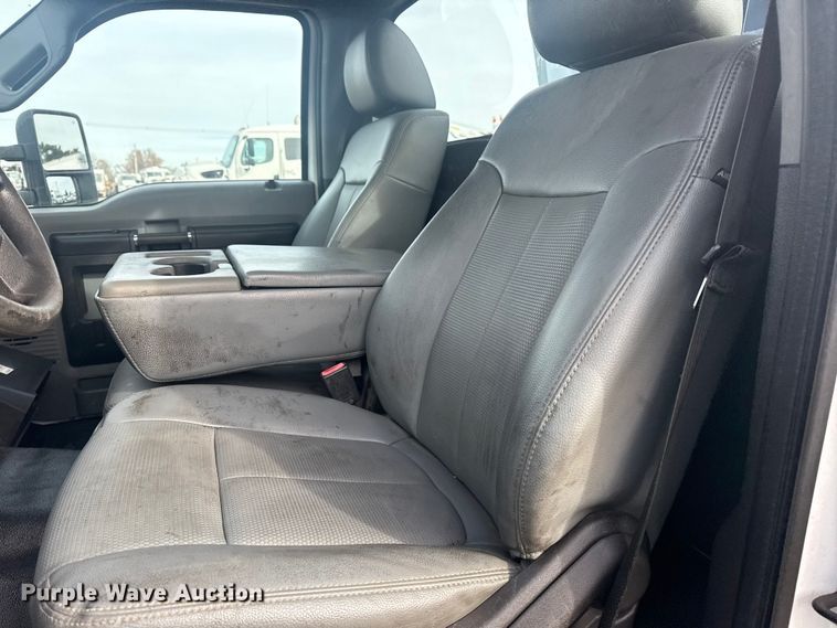 image for item EG1904 2015 Ford F550 flatbed truck