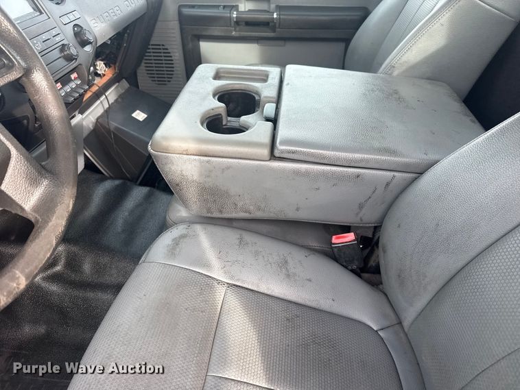 image for item EG1904 2015 Ford F550 flatbed truck