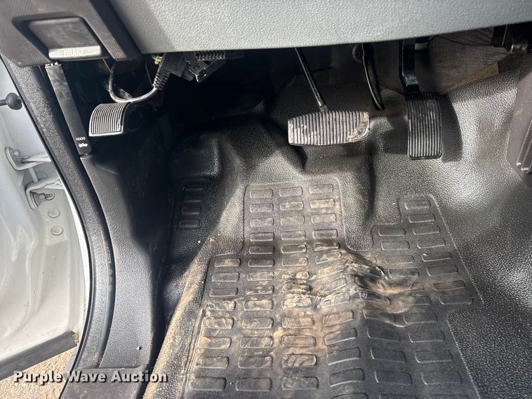 image for item EG1904 2015 Ford F550 flatbed truck