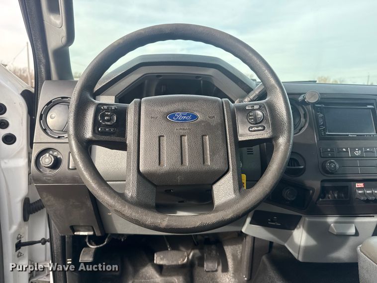 image for item EG1904 2015 Ford F550 flatbed truck