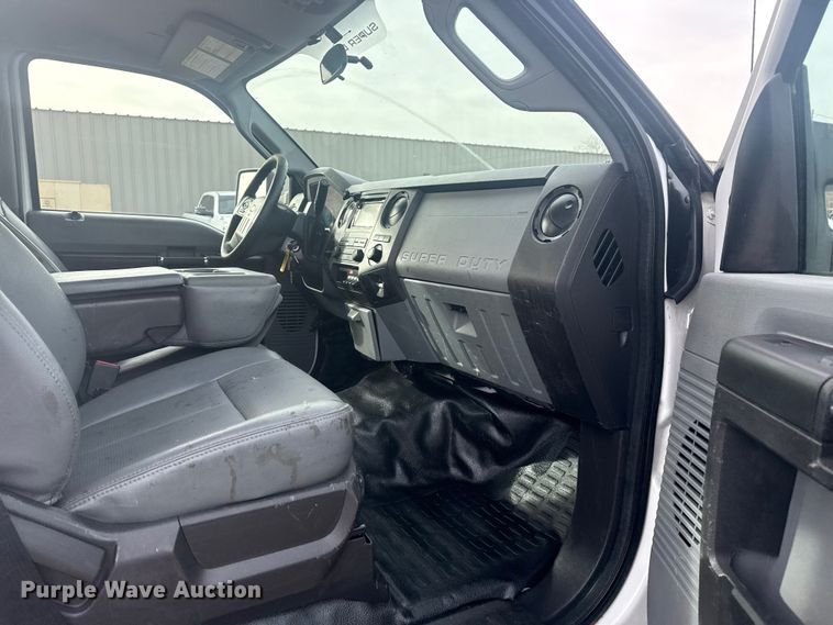 image for item EG1904 2015 Ford F550 flatbed truck