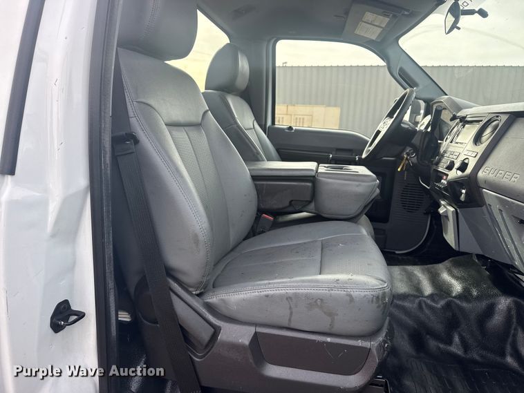 image for item EG1904 2015 Ford F550 flatbed truck