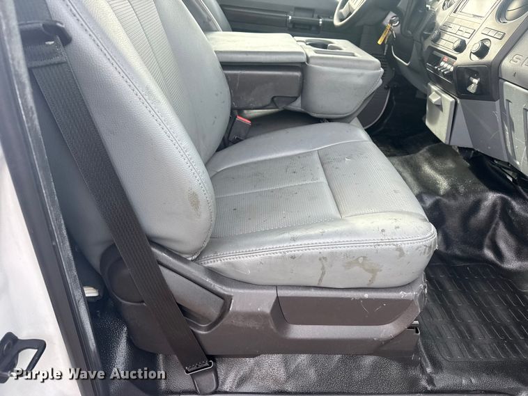 image for item EG1904 2015 Ford F550 flatbed truck