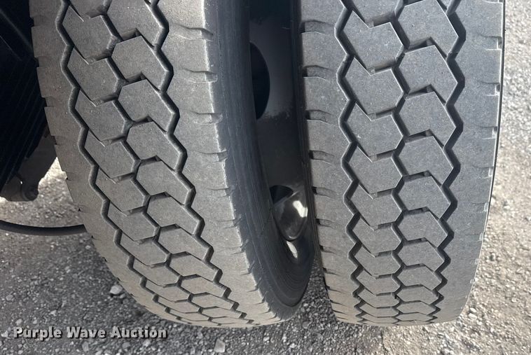 image for item EG1904 2015 Ford F550 flatbed truck