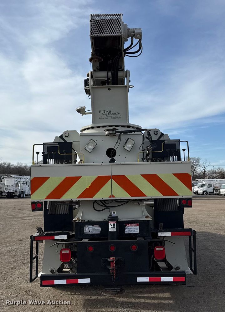 image for item EG1907 2012 Peterbilt 367 crane truck