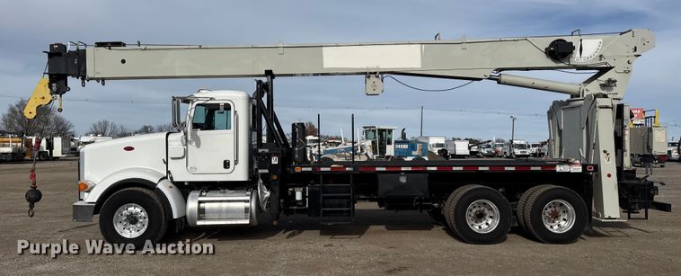 image for item EG1907 2012 Peterbilt 367 crane truck