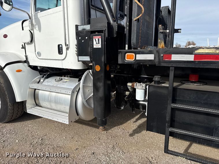 image for item EG1907 2012 Peterbilt 367 crane truck