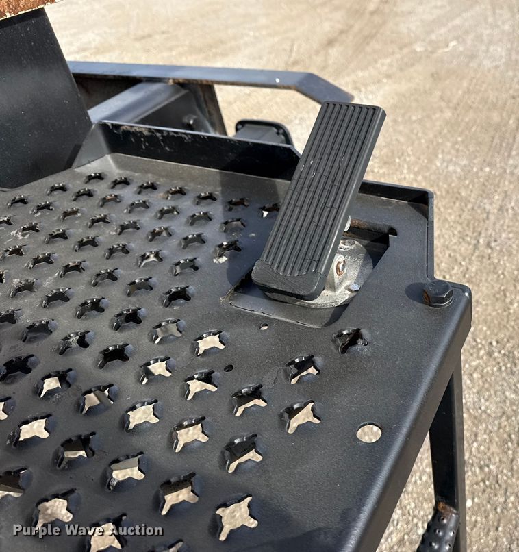 image for item EG1907 2012 Peterbilt 367 crane truck