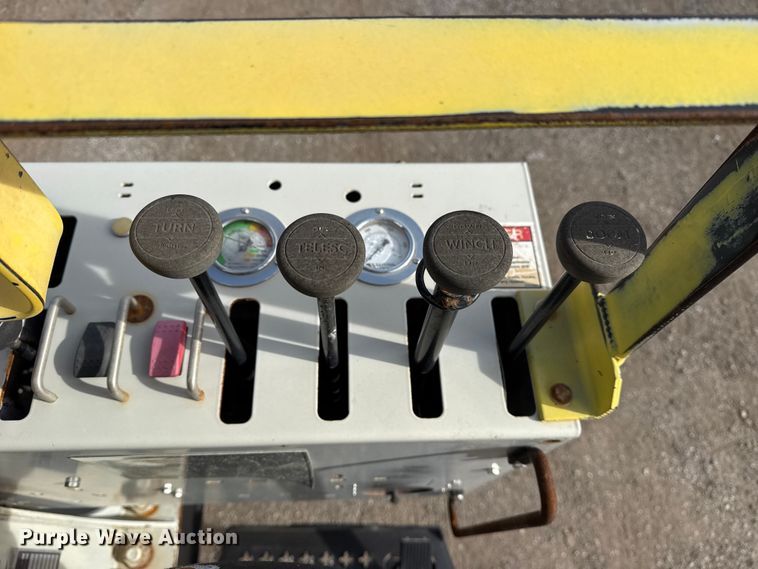 image for item EG1907 2012 Peterbilt 367 crane truck