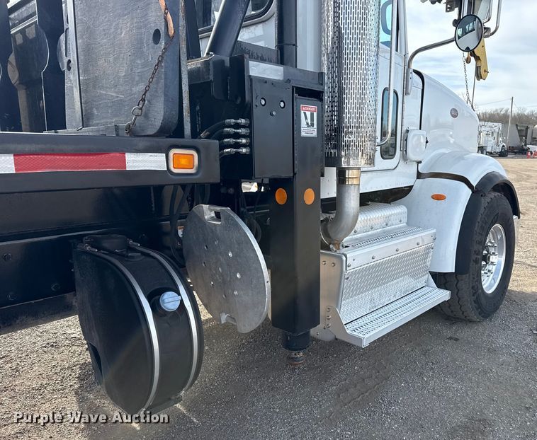 image for item EG1907 2012 Peterbilt 367 crane truck