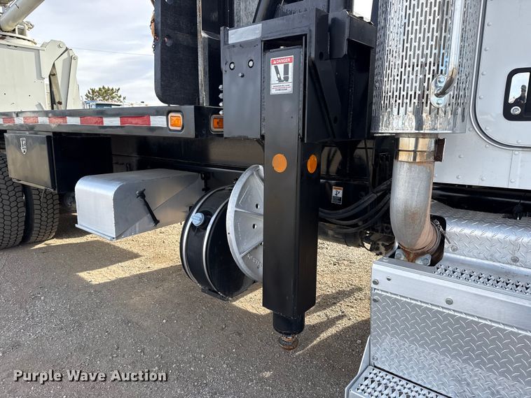 image for item EG1907 2012 Peterbilt 367 crane truck