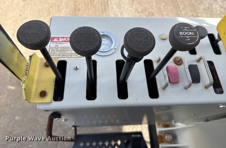 image for item EG1907 2012 Peterbilt 367 crane truck