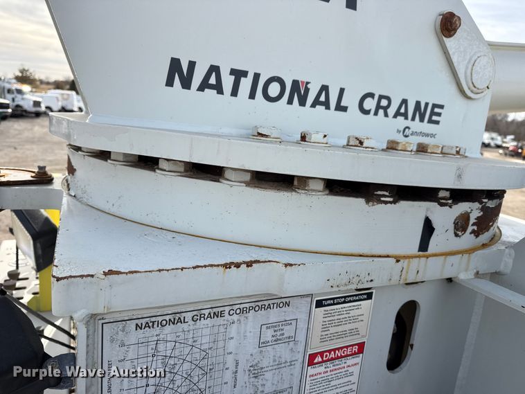 image for item EG1907 2012 Peterbilt 367 crane truck