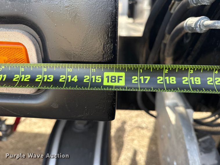 image for item EG1907 2012 Peterbilt 367 crane truck