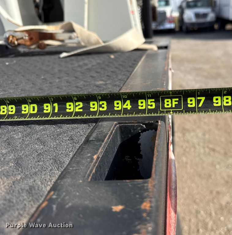 image for item EG1907 2012 Peterbilt 367 crane truck