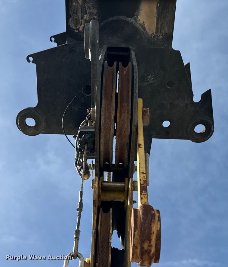 image for item EG1907 2012 Peterbilt 367 crane truck