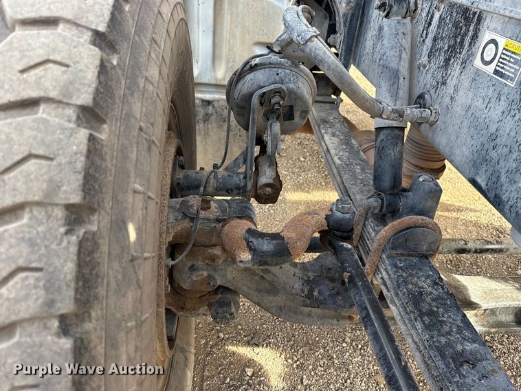 image for item EG1907 2012 Peterbilt 367 crane truck