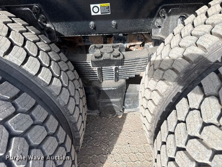 image for item EG1907 2012 Peterbilt 367 crane truck