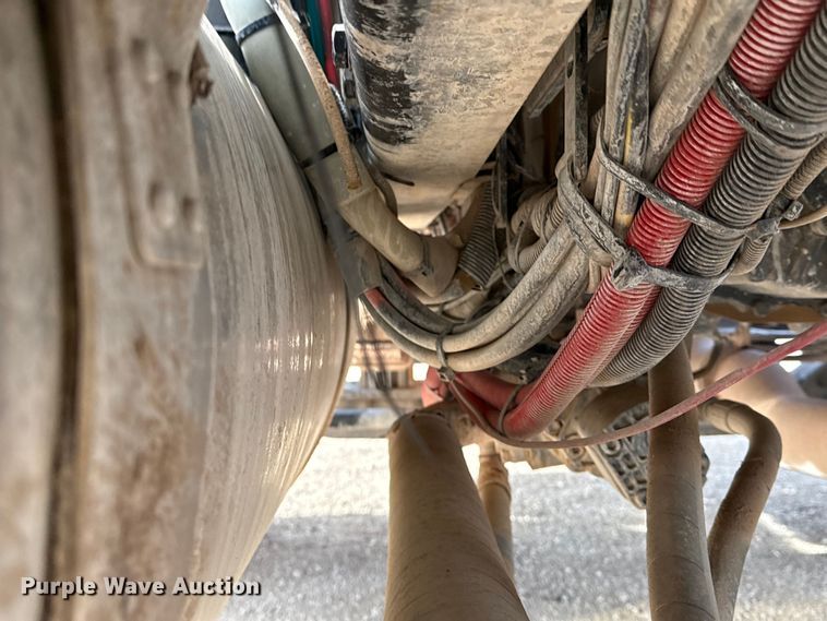 image for item EG1907 2012 Peterbilt 367 crane truck