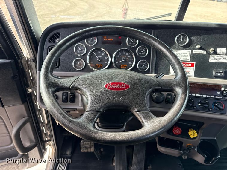 image for item EG1907 2012 Peterbilt 367 crane truck