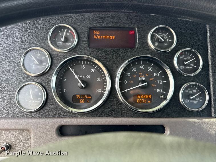 image for item EG1907 2012 Peterbilt 367 crane truck