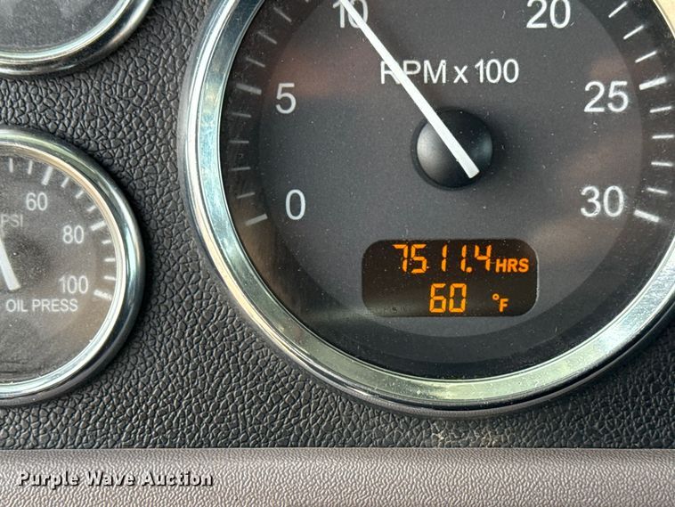 image for item EG1907 2012 Peterbilt 367 crane truck