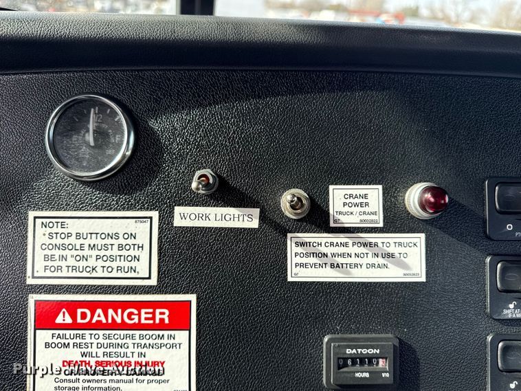 image for item EG1907 2012 Peterbilt 367 crane truck