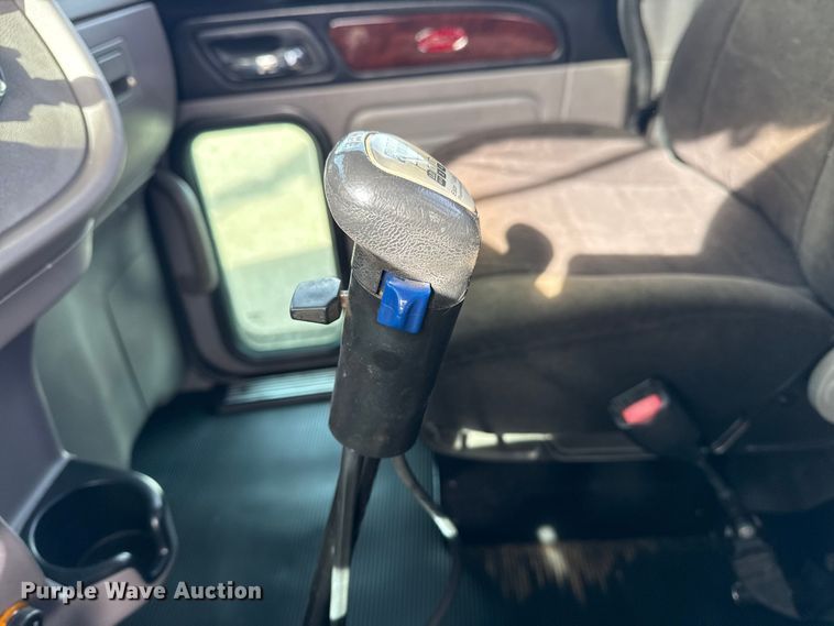 image for item EG1907 2012 Peterbilt 367 crane truck